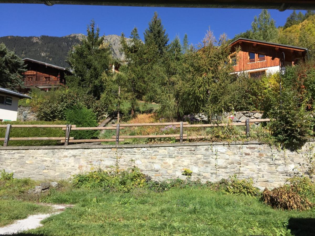 Вилла Le Petit Saint Bernard Сент-Фуа-Тарентез Экстерьер фото
